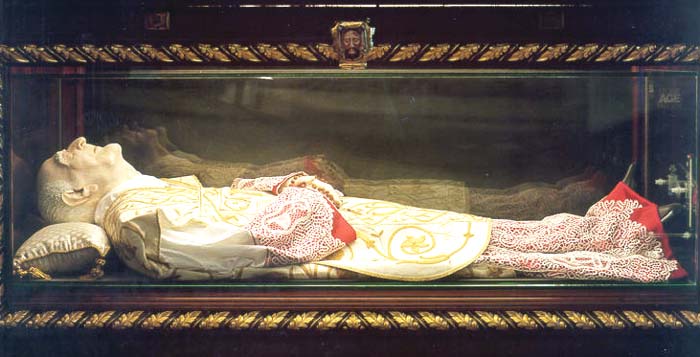 The uncorrupt body of St Gaetano Catanoso
