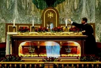 St Josemaria Escriva coffin.